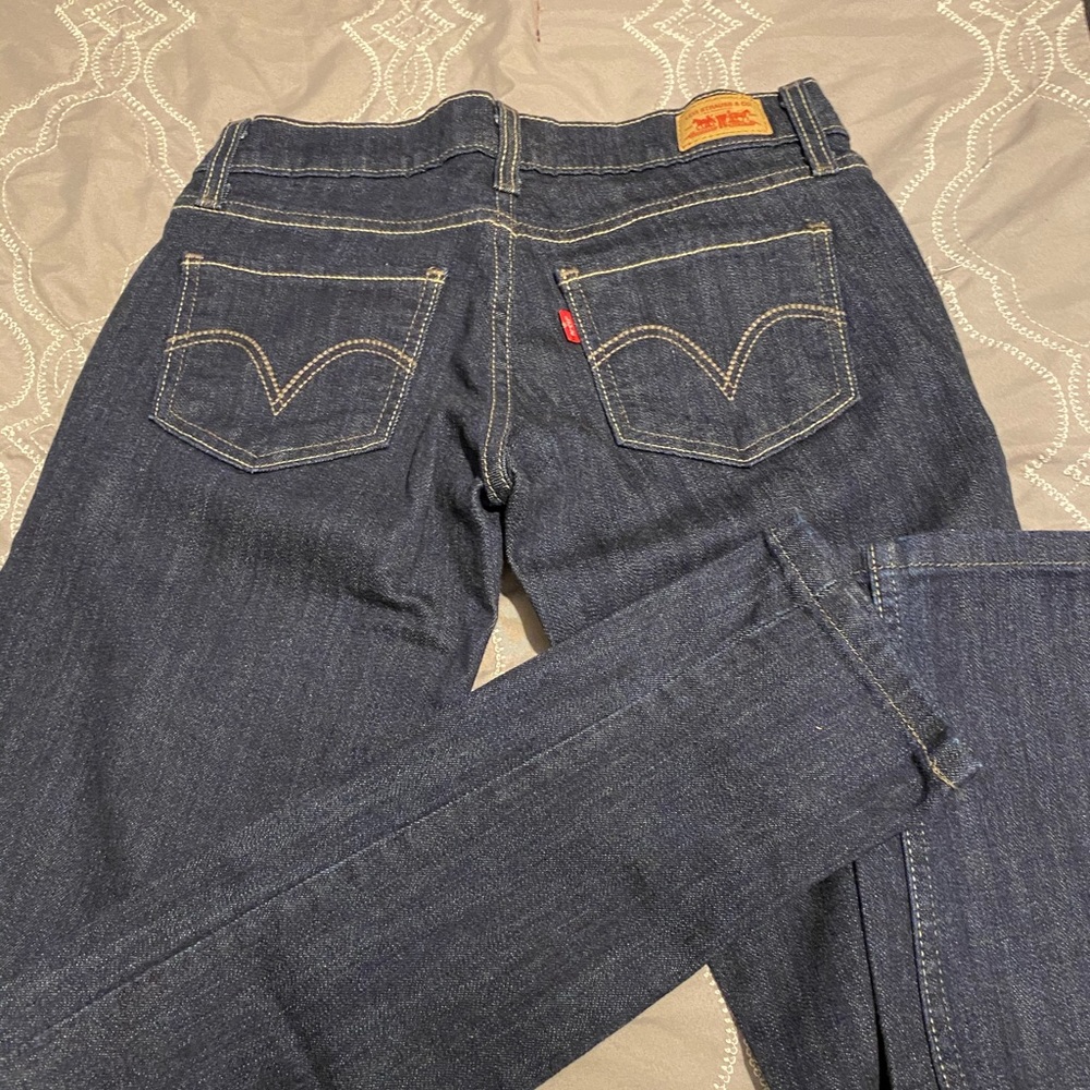 Levi’s - Picture 2 of 3